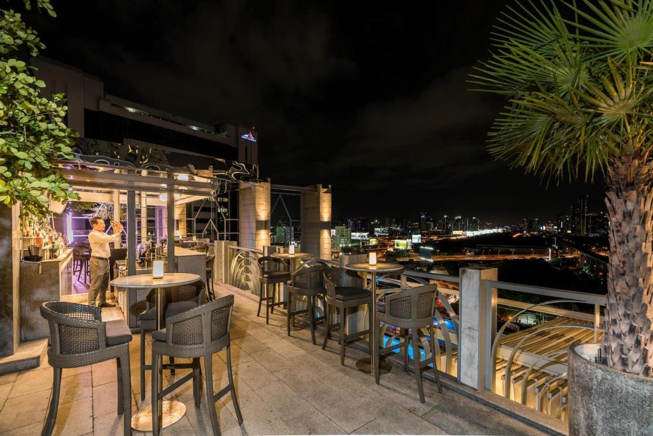 アカラ ホテル バンコク都 エクステリア 写真 Sky Bar