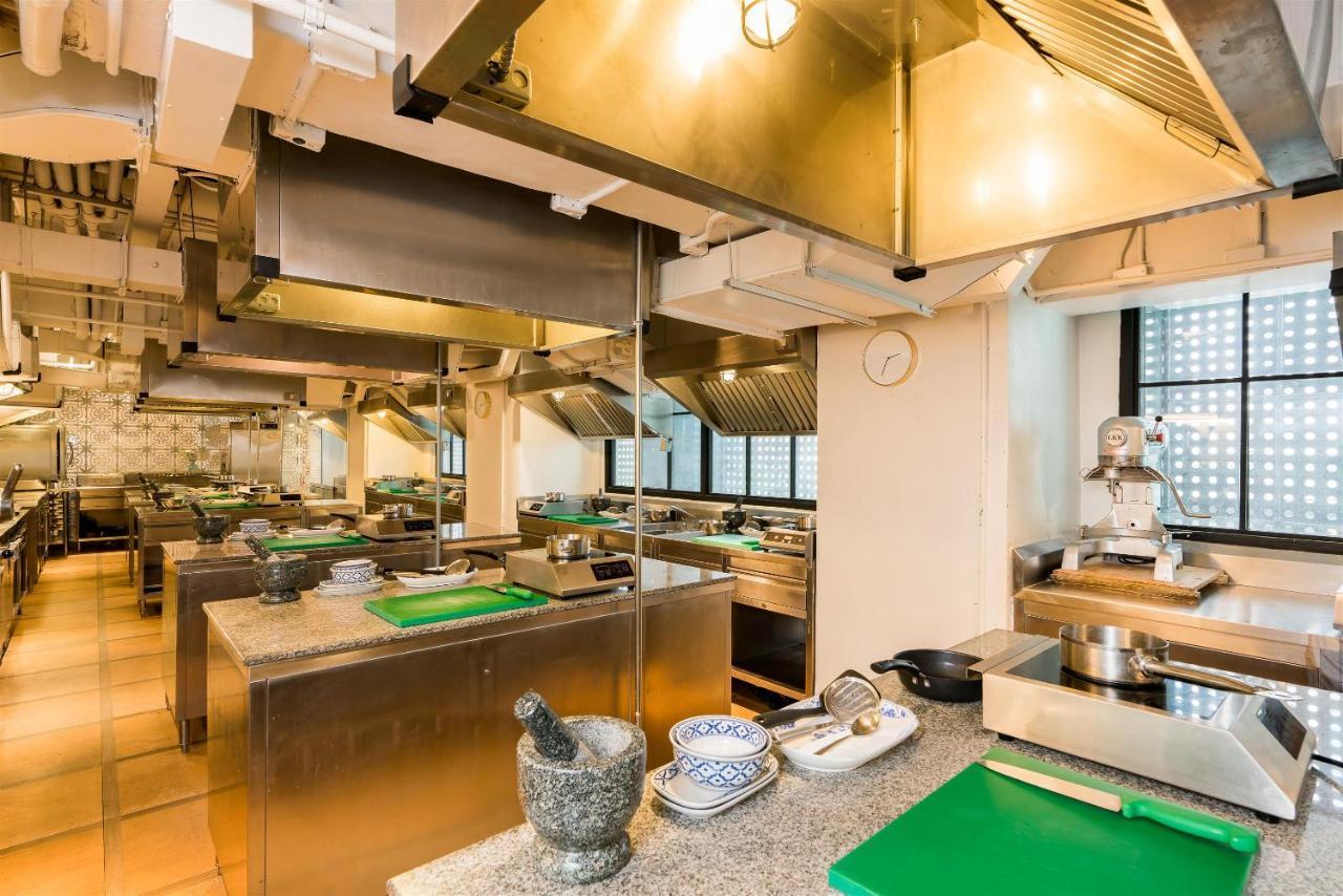 アカラ ホテル バンコク都 エクステリア 写真 A typical commercial kitchen